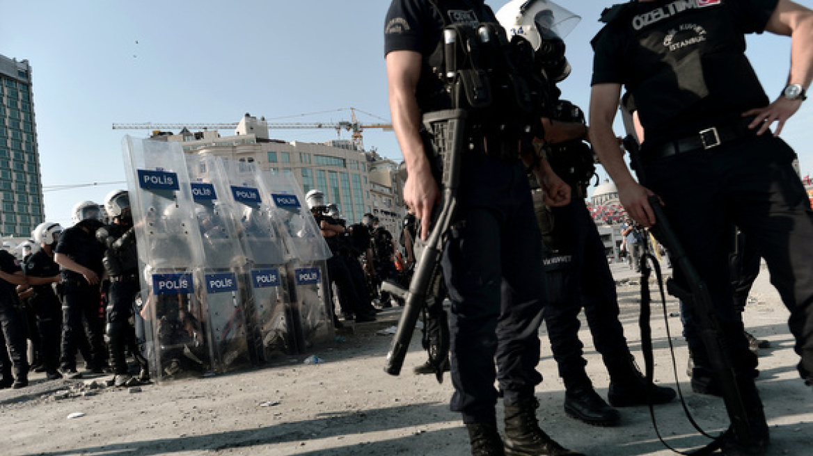 Βομβιστική επίθεση στην Τουρκία με τραυματίες αστυνομικούς